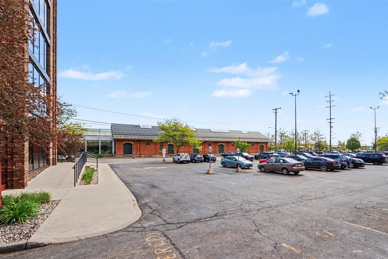 350 E Michigan Avenue Property Photo 11