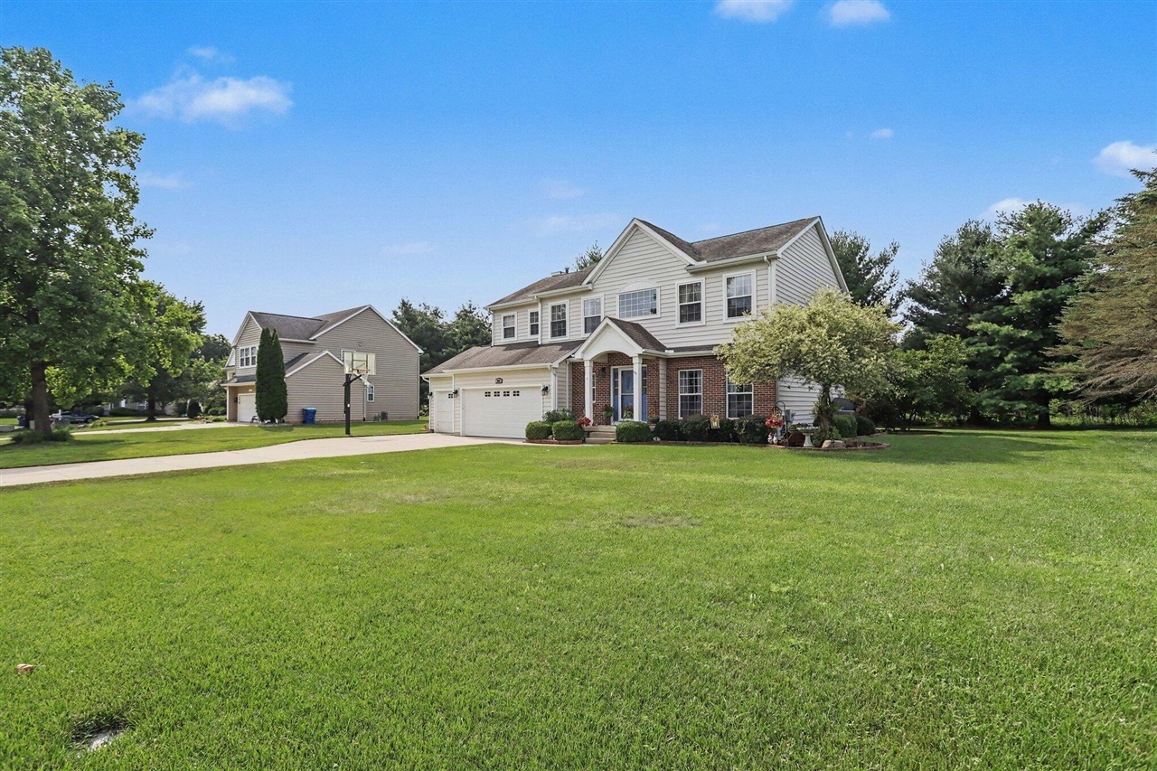 6155 Falabella Circle Property Photo 2