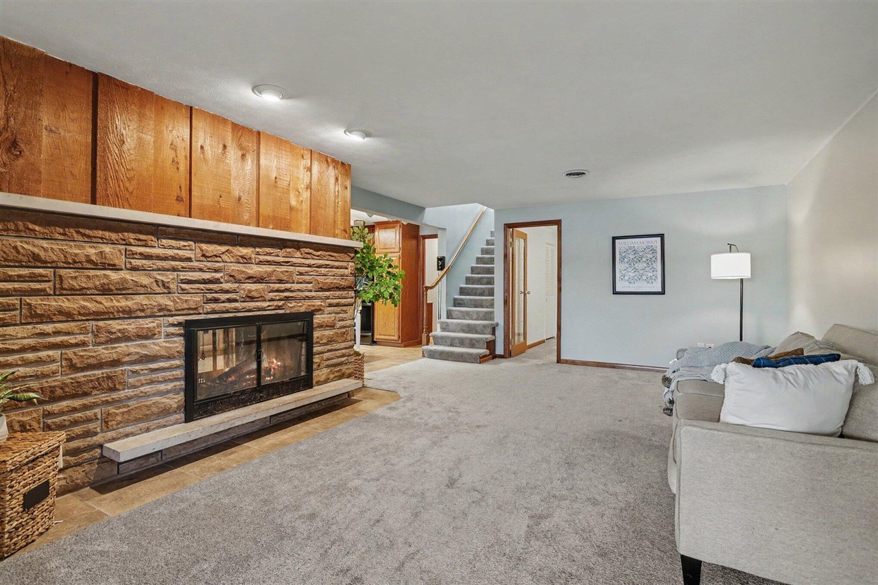 70219 Hilltop Drive Property Photo 6