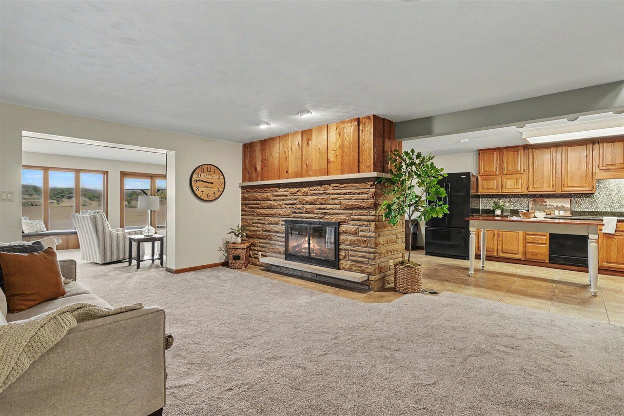 70219 Hilltop Drive Property Photo 7