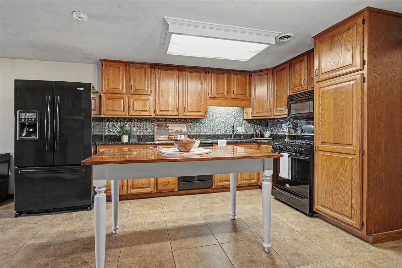 70219 Hilltop Drive Property Photo 14