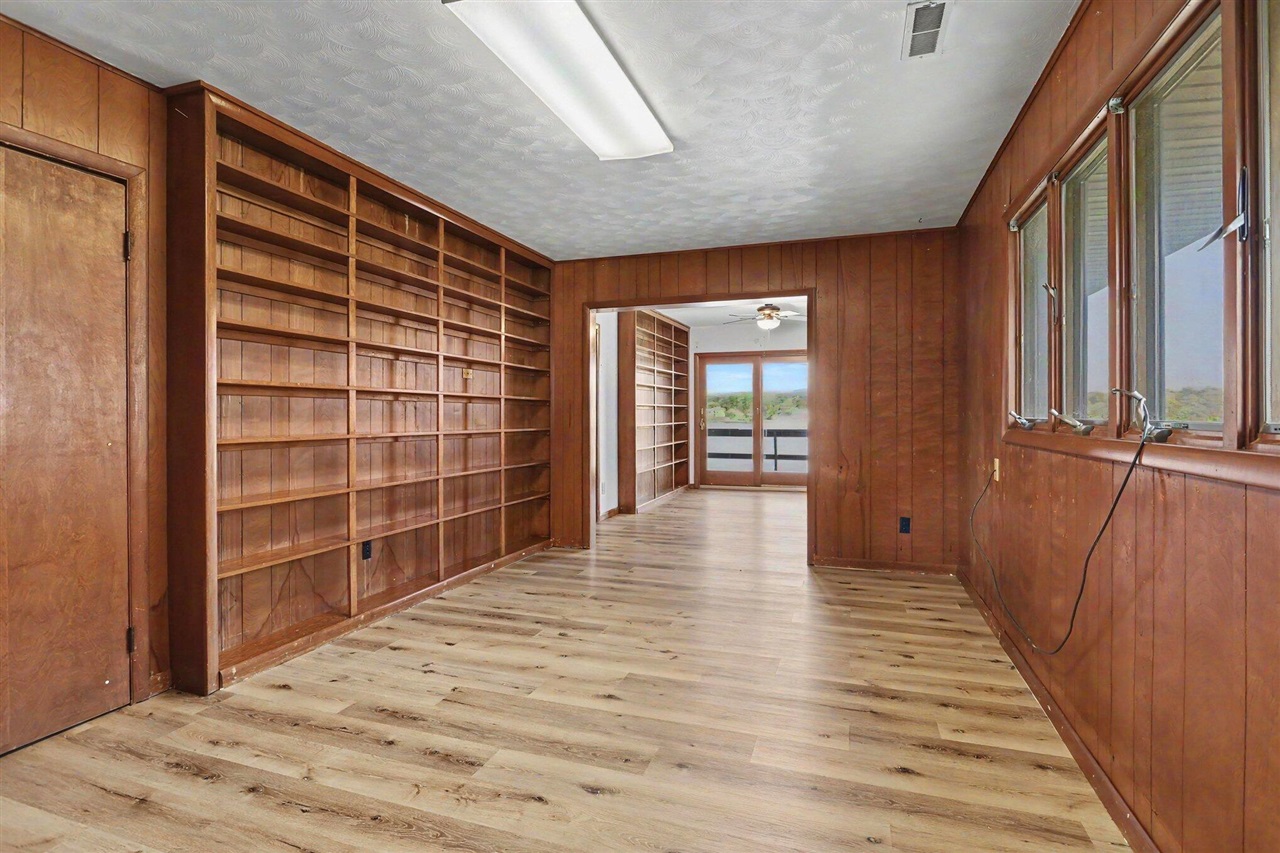 70219 Hilltop Drive Property Photo 17