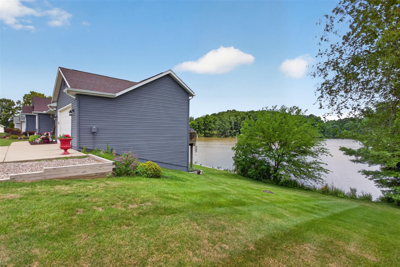 7070 Donegal Drive Property Photo 5