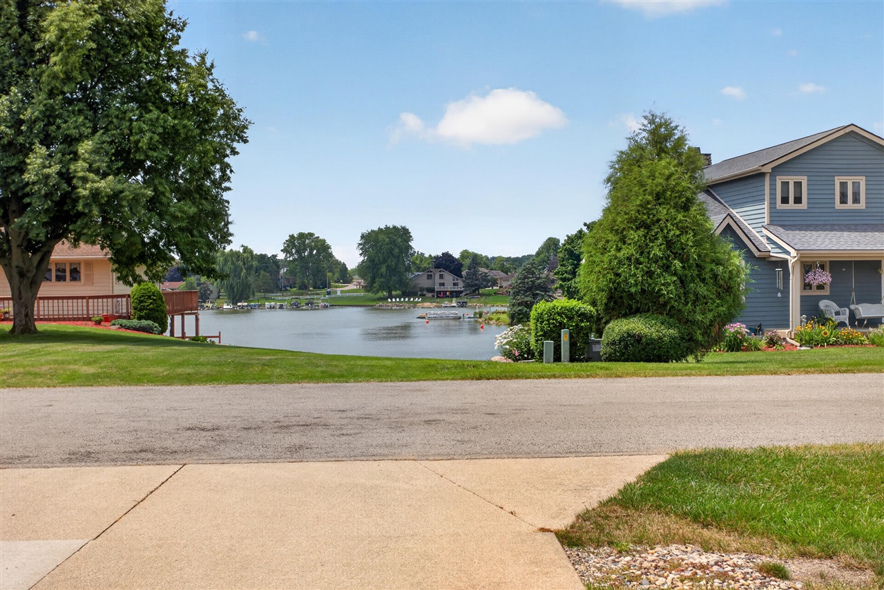 7070 Donegal Drive Property Photo 7