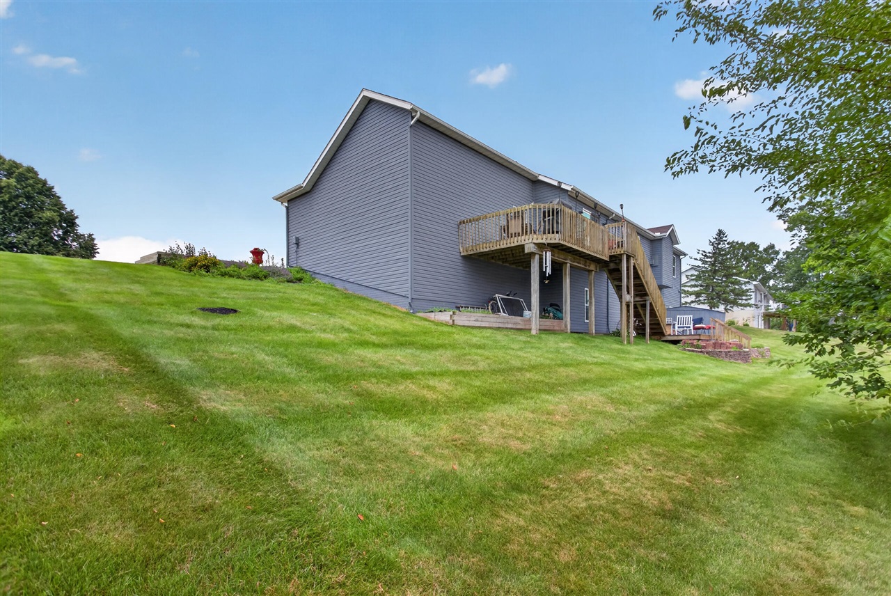 7070 Donegal Drive Property Photo 16