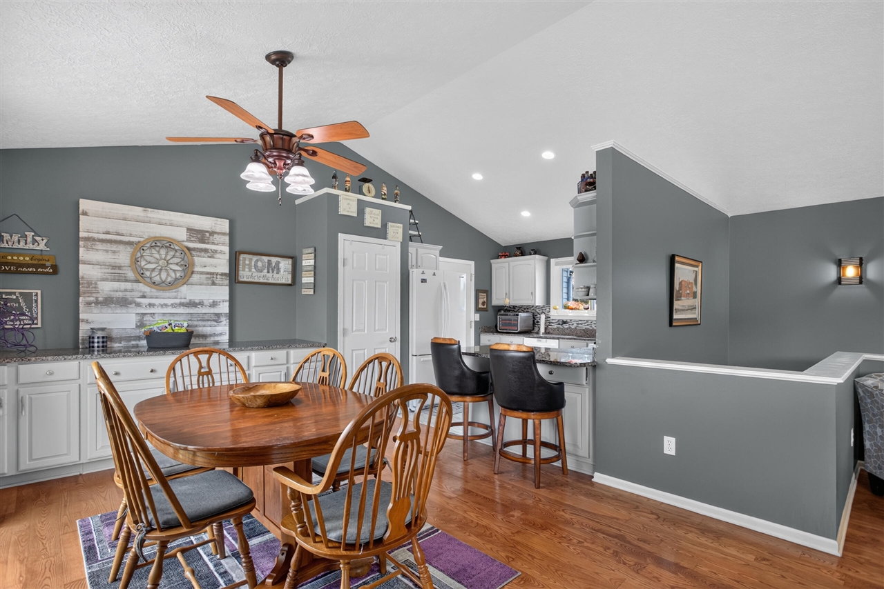7070 Donegal Drive Property Photo 32