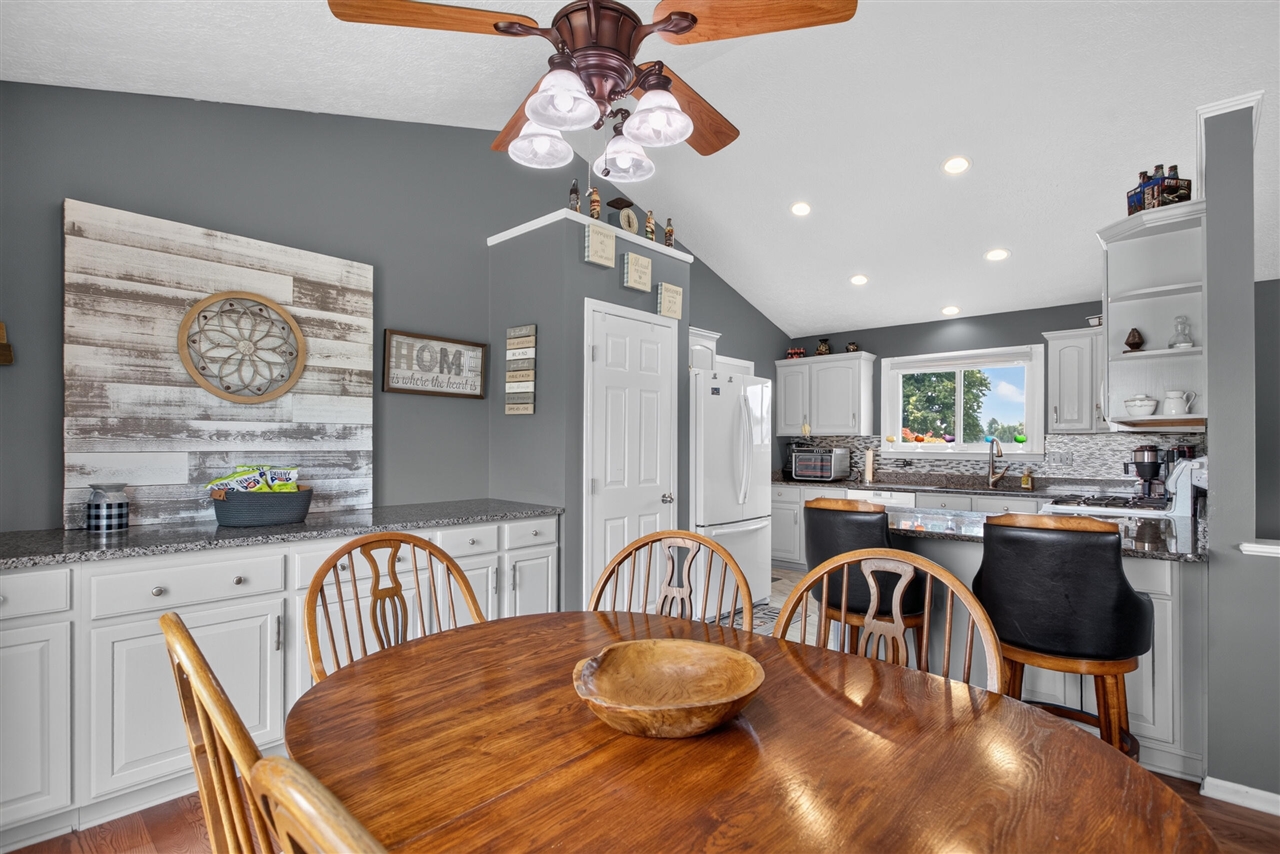 7070 Donegal Drive Property Photo 33