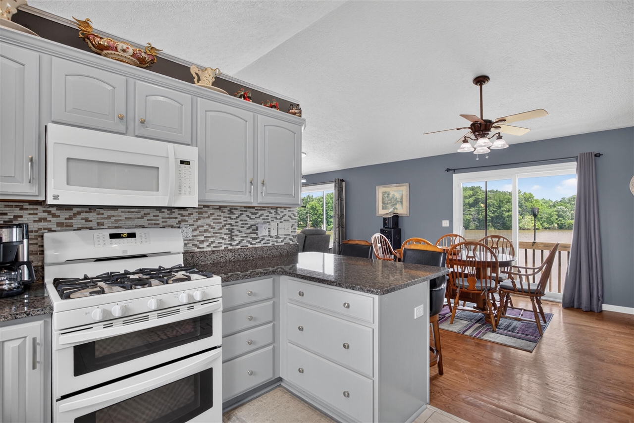 7070 Donegal Drive Property Photo 38