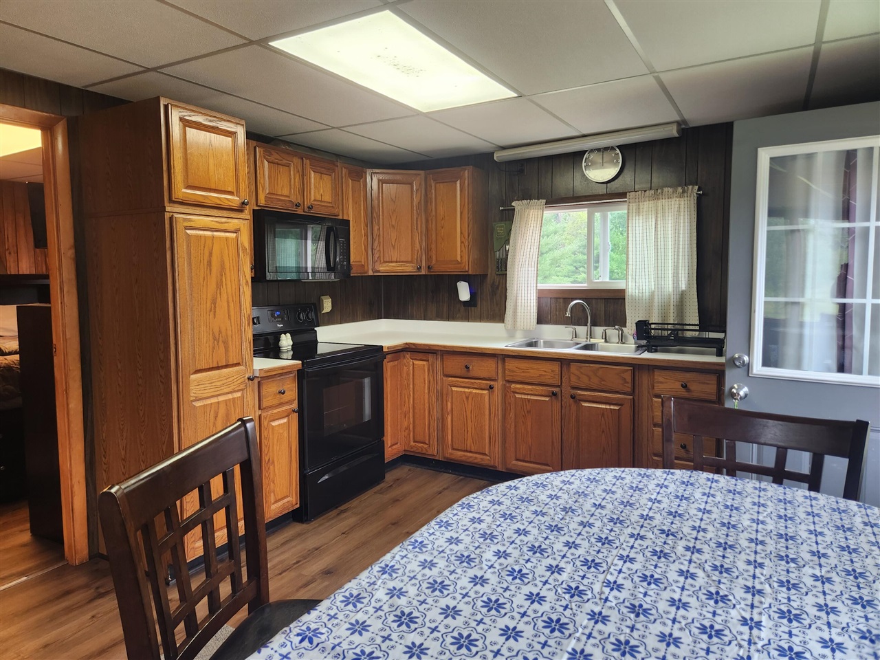 2368 E 10 Mile Road Property Photo 4