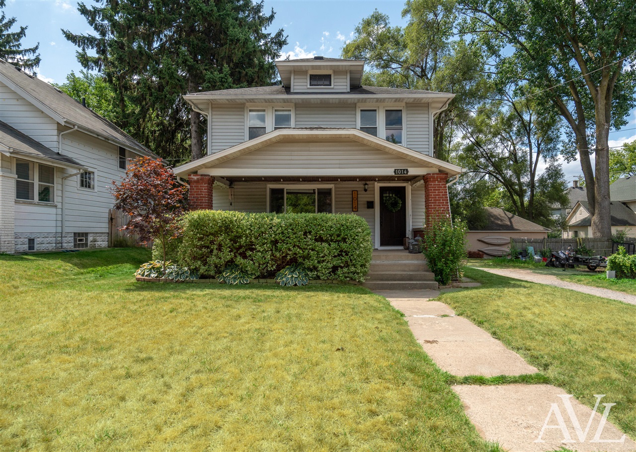 1014 Crescent Street Property Photo 1