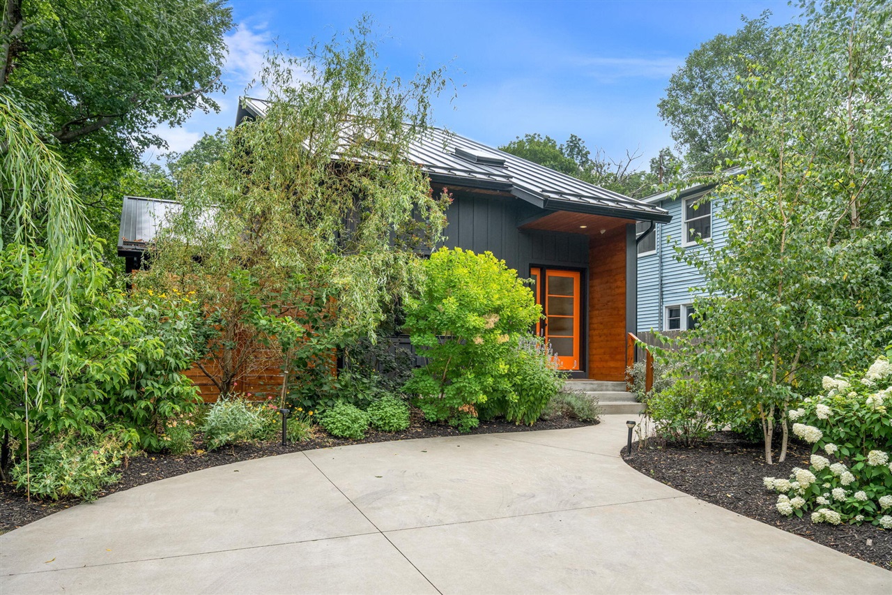 841 Holland Street Property Photo 1