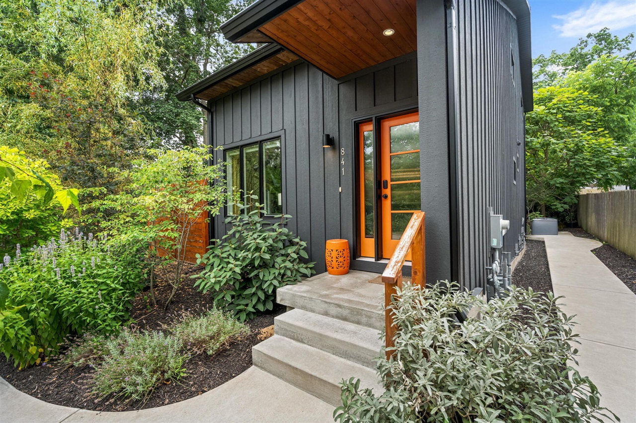 841 Holland Street Property Photo 4