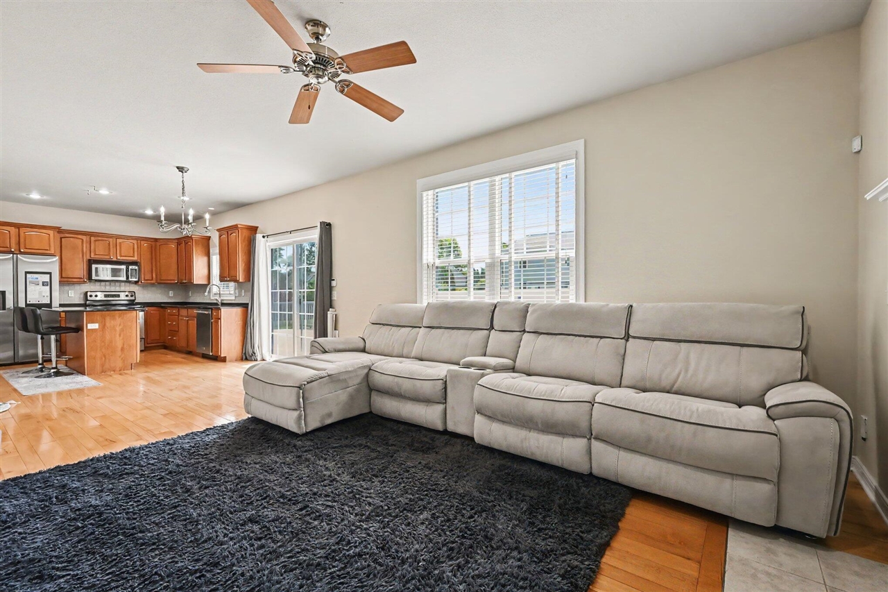 5229 Stapleton Drive Property Photo 6