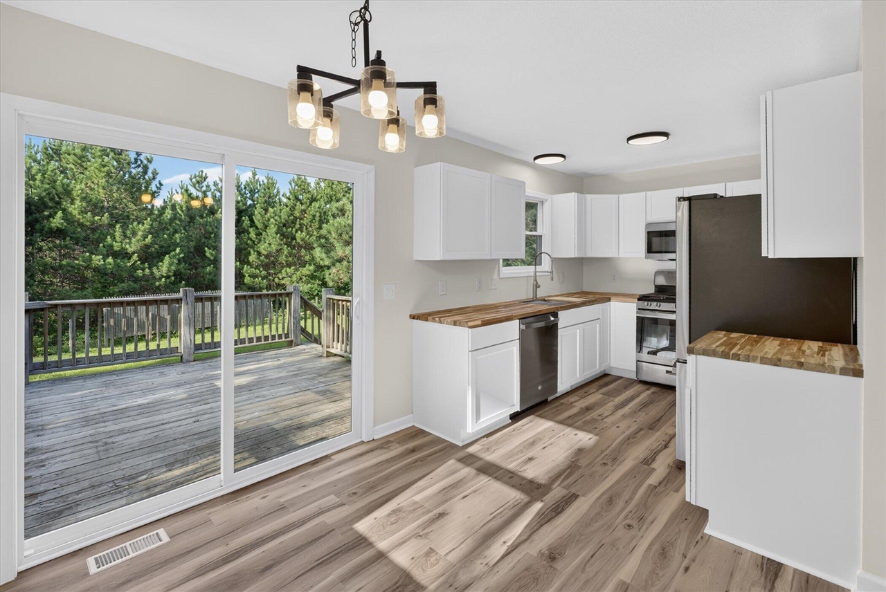 4241 Laming Circle Property Photo 13