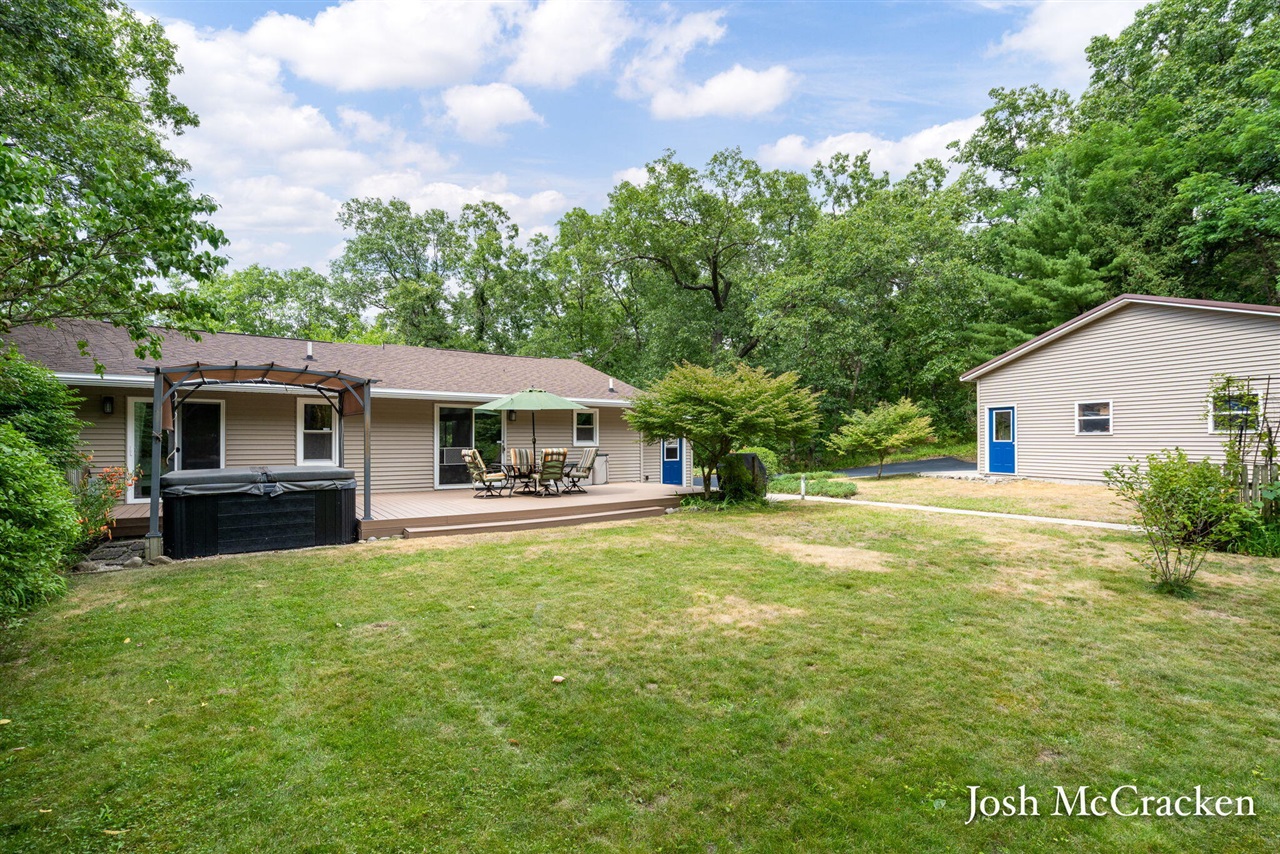 9665 Black Oak Drive Property Photo 2