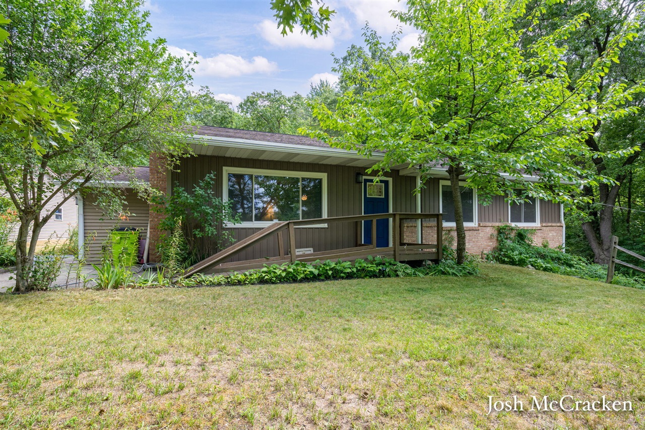 9665 Black Oak Drive Property Photo 3