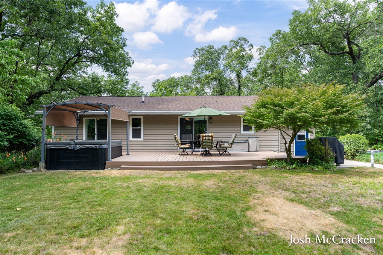 9665 Black Oak Drive Property Photo 4
