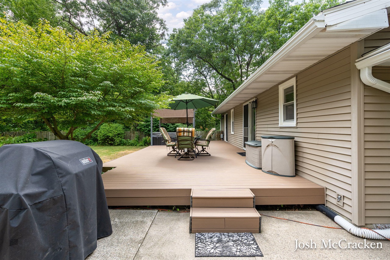 9665 Black Oak Drive Property Photo 8