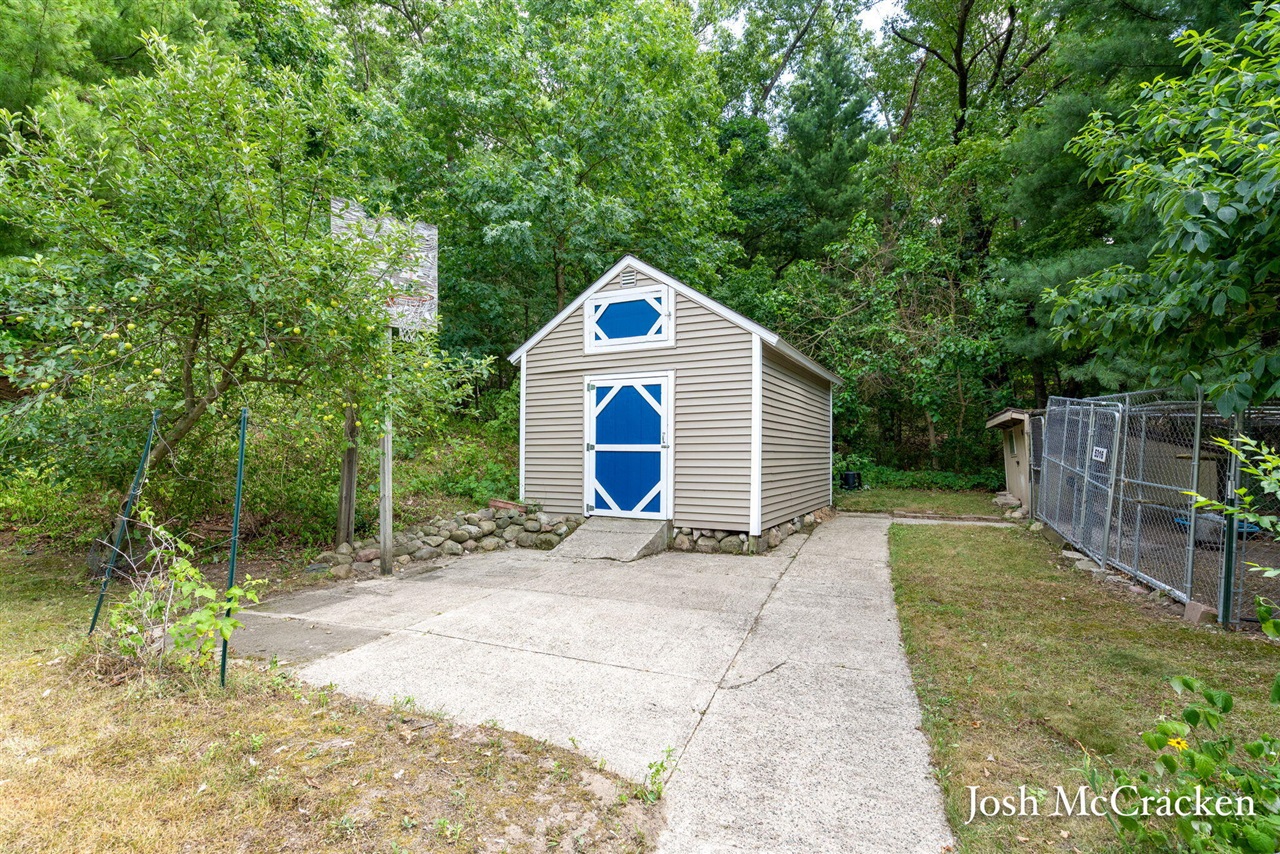 9665 Black Oak Drive Property Photo 11