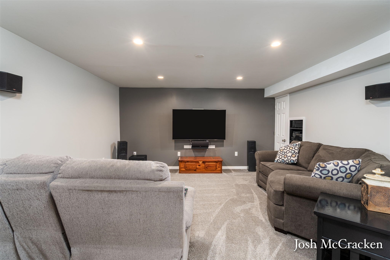 9665 Black Oak Drive Property Photo 41
