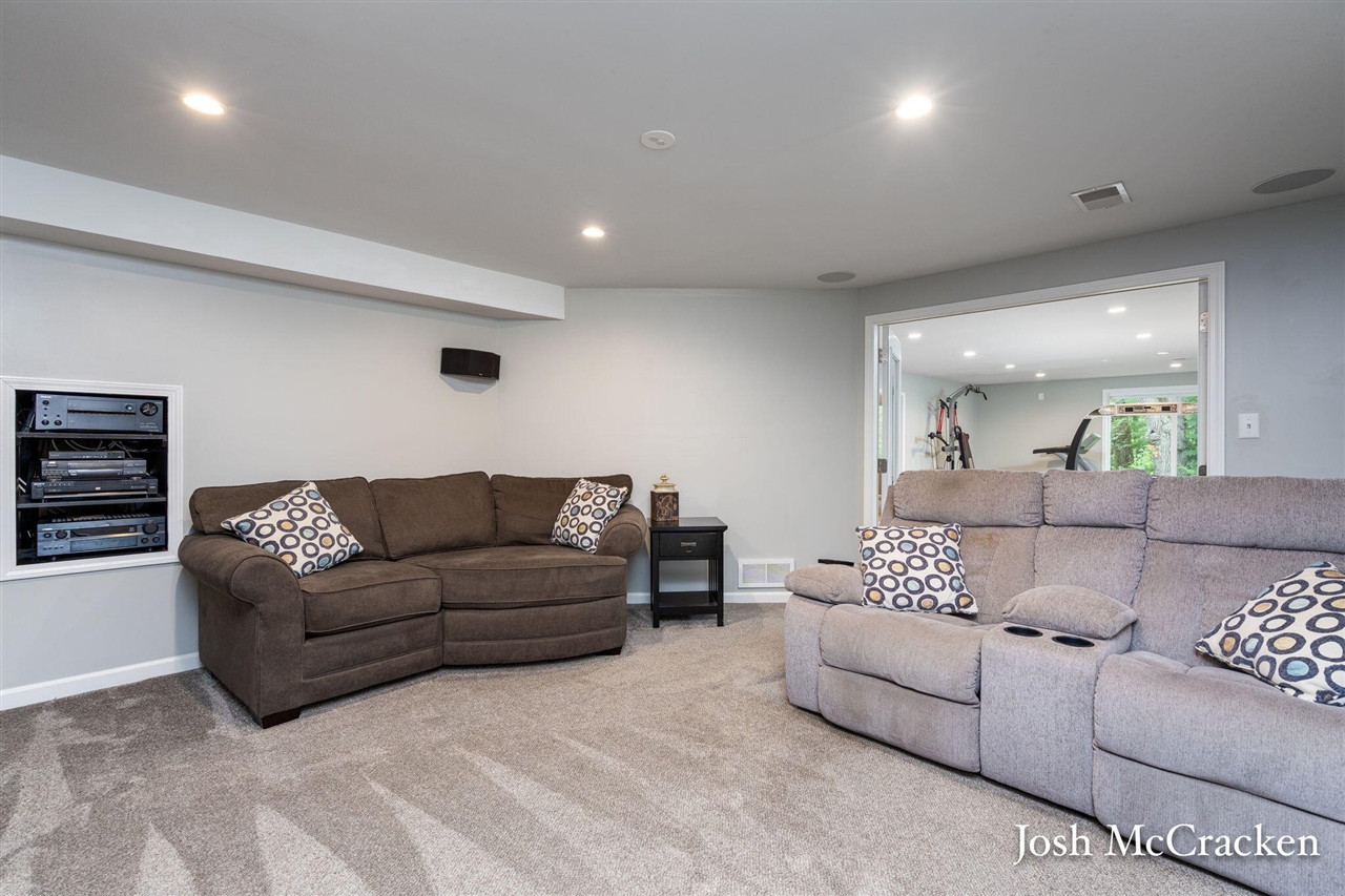 9665 Black Oak Drive Property Photo 42