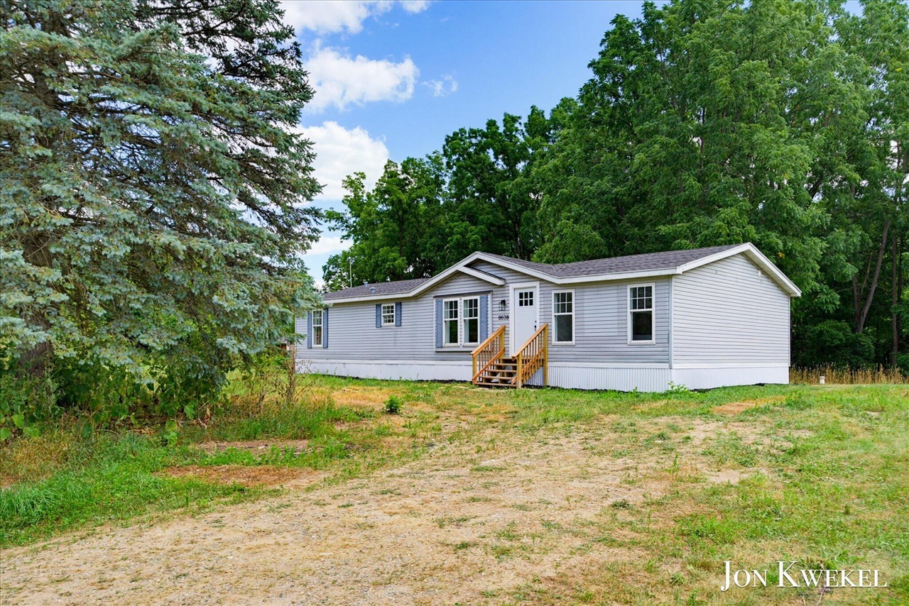 8636 Maple Road Property Photo 2
