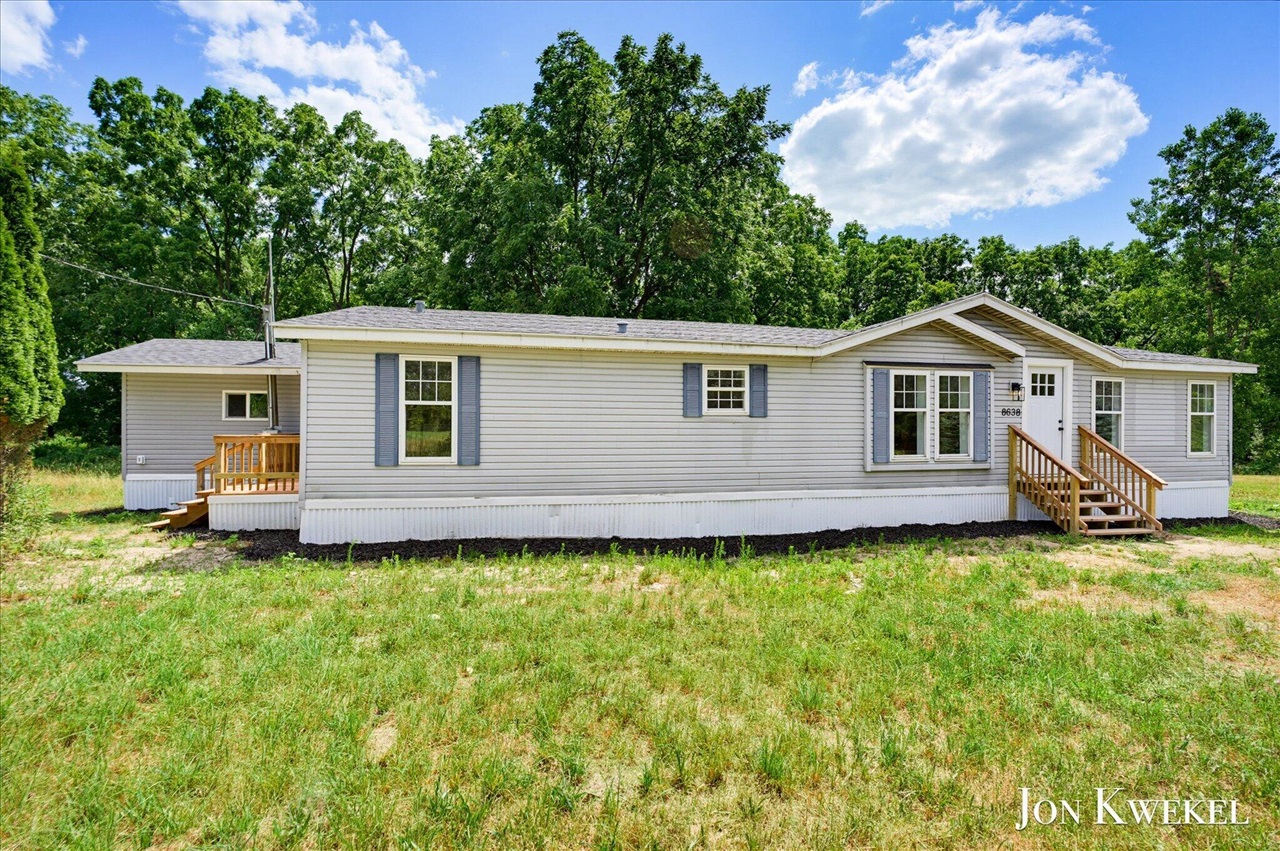 8636 Maple Road Property Photo 3