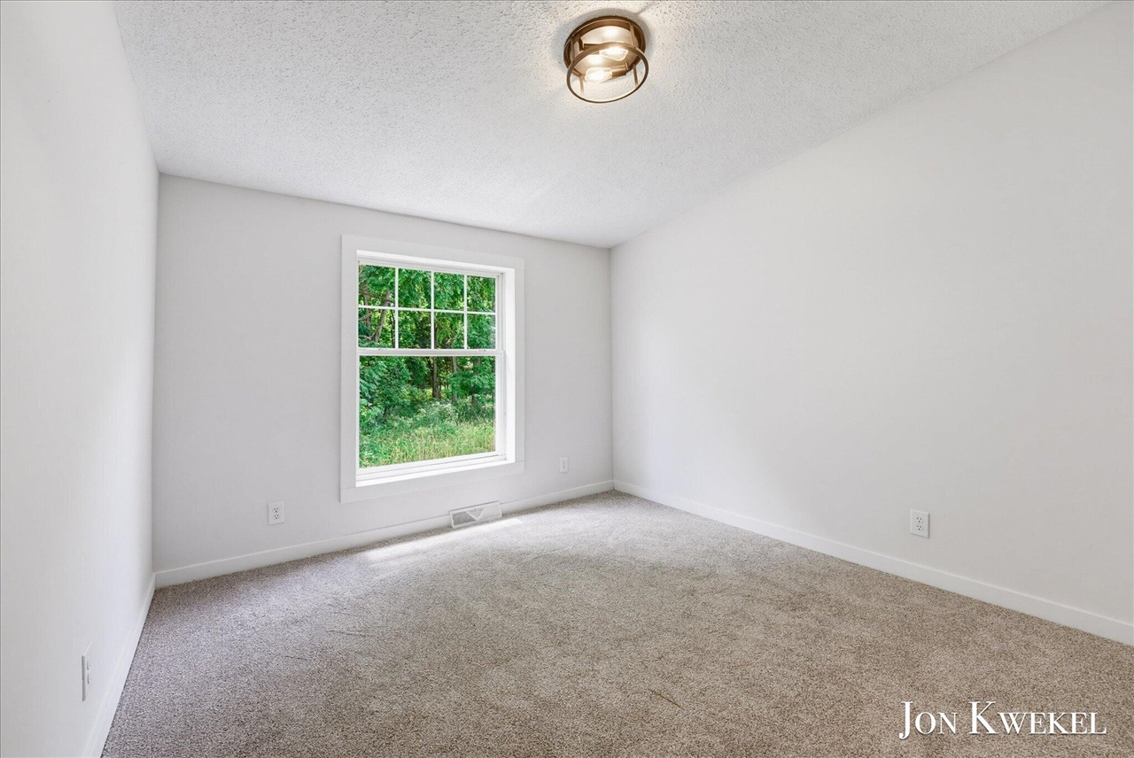 8636 Maple Road Property Photo 28
