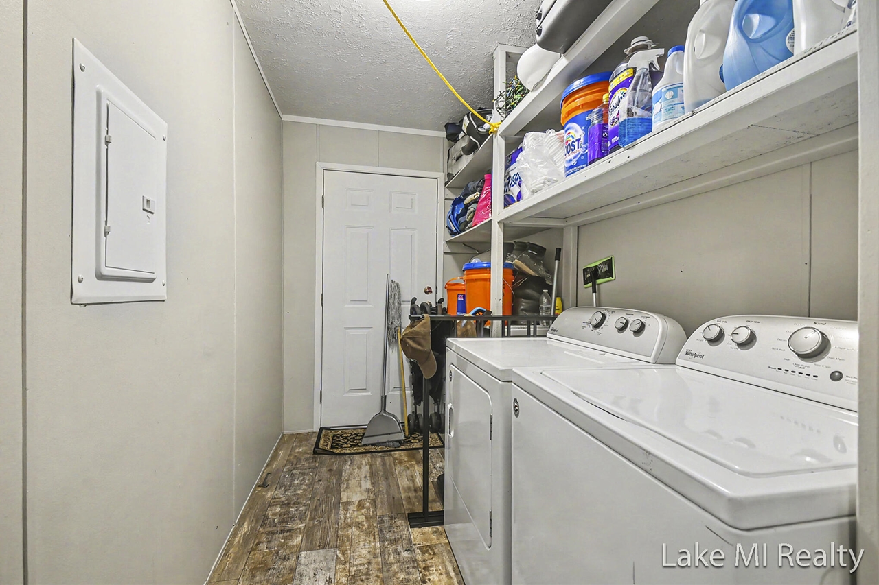 357 S Hardwick Drive Property Photo 5