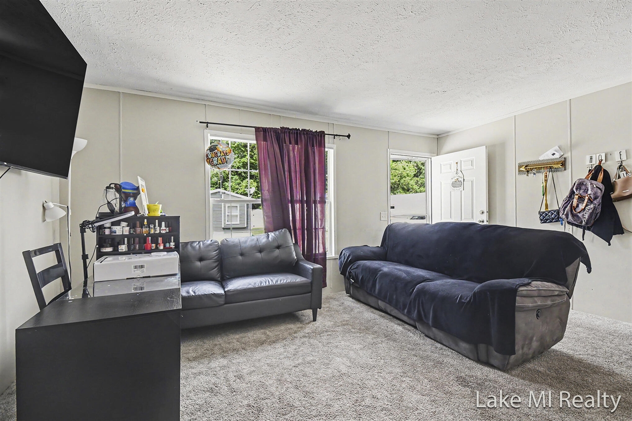 357 S Hardwick Drive Property Photo 6