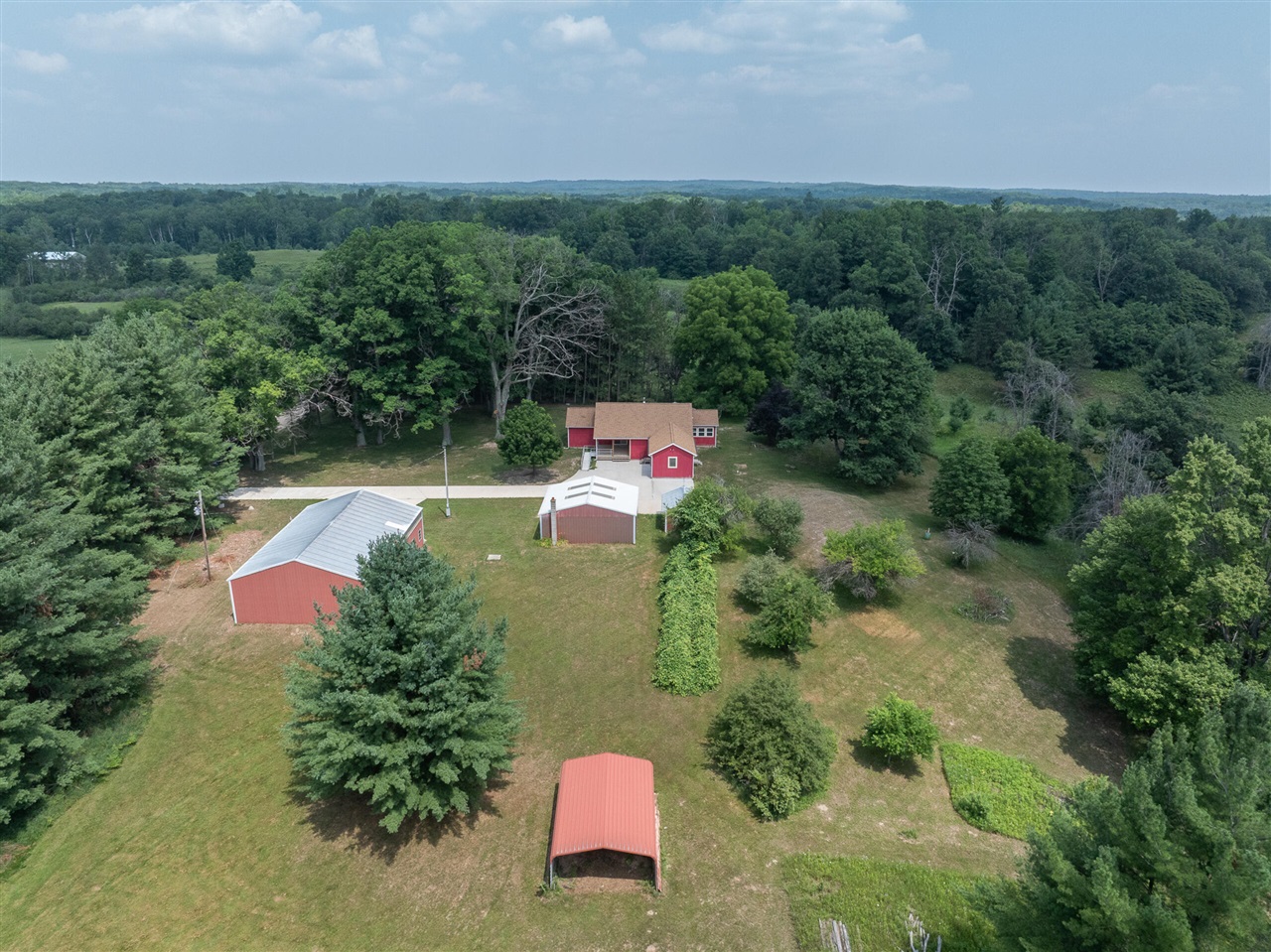 3820 N Beech Avenue Property Photo 1