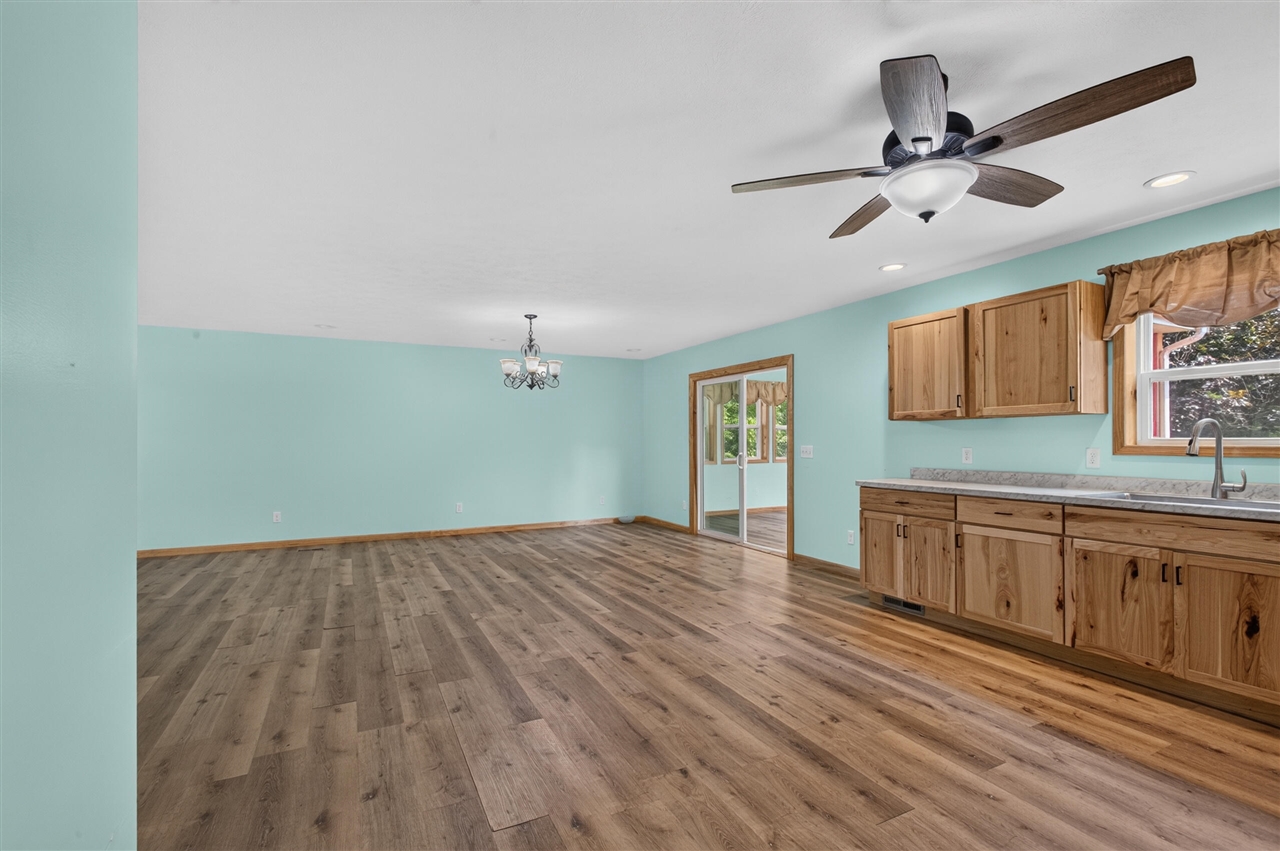 3820 N Beech Avenue Property Photo 10