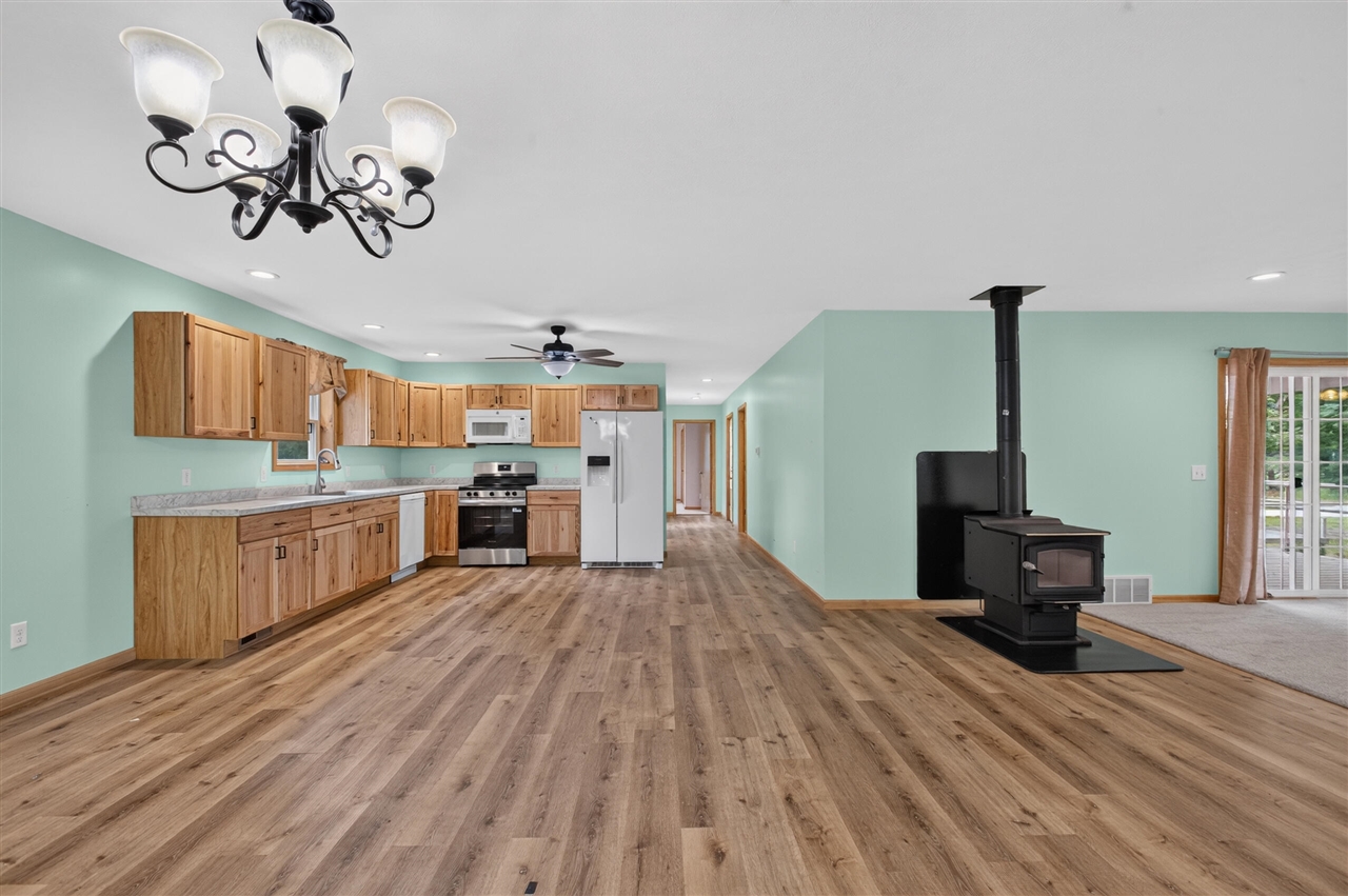 3820 N Beech Avenue Property Photo 11