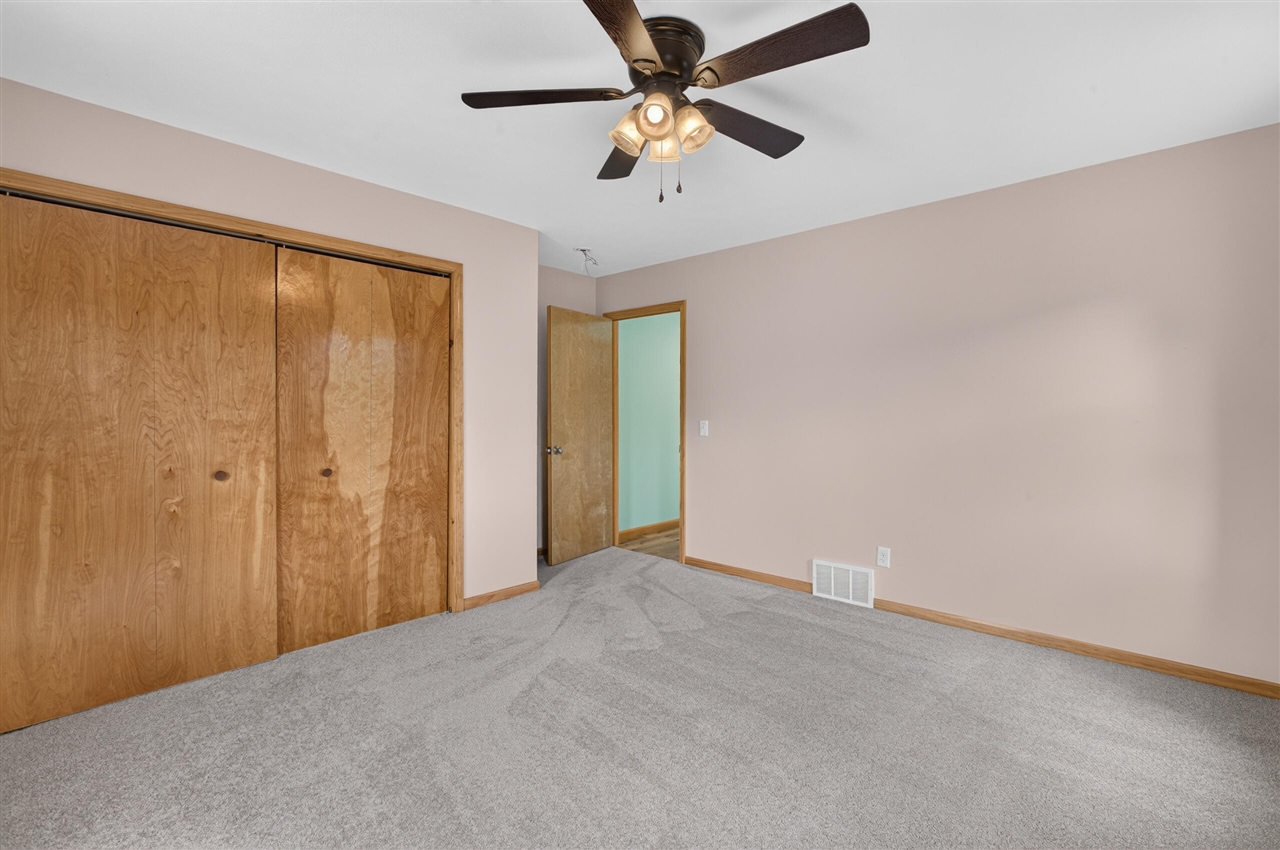3820 N Beech Avenue Property Photo 16