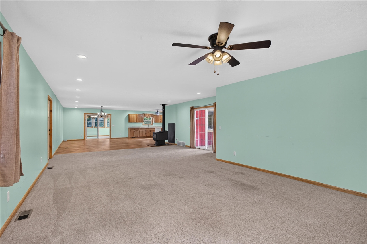 3820 N Beech Avenue Property Photo 20
