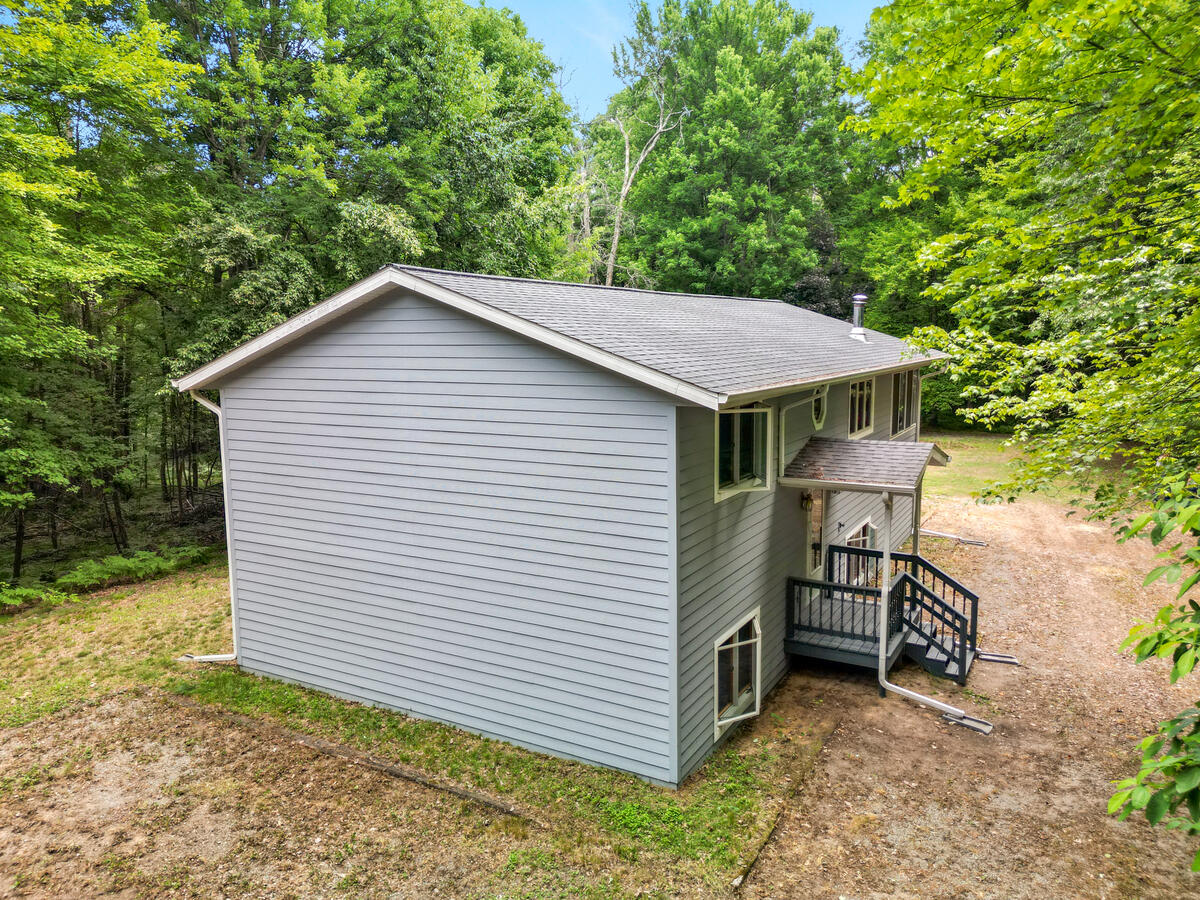 3283 S Spruce Avenue Property Photo 7