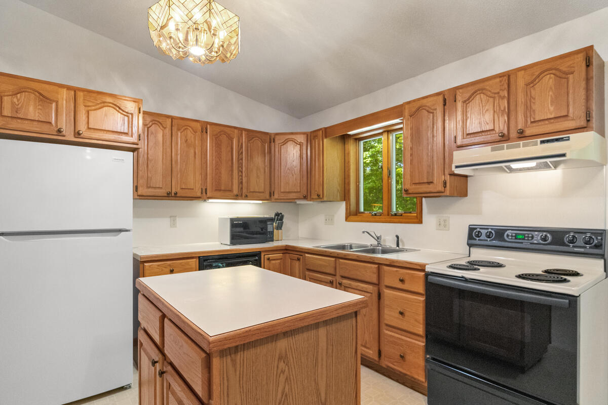 3283 S Spruce Avenue Property Photo 15