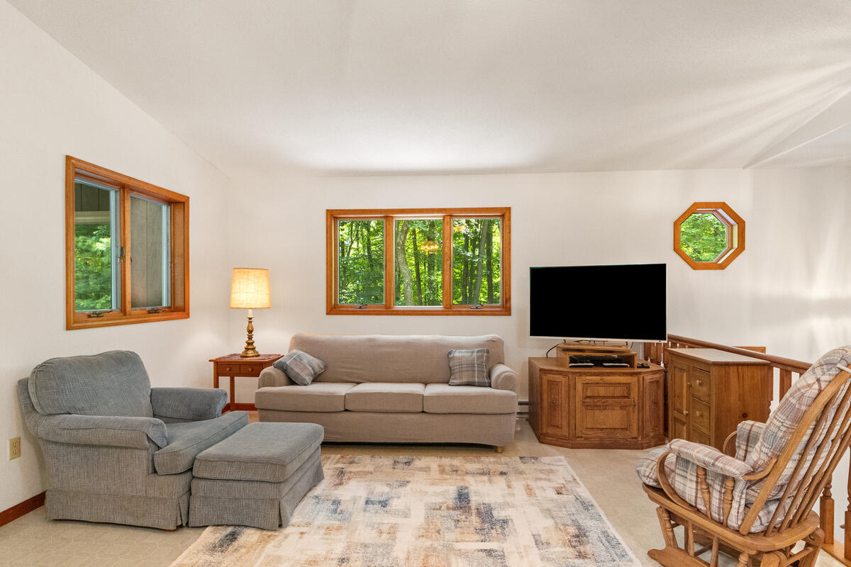 3283 S Spruce Avenue Property Photo 18