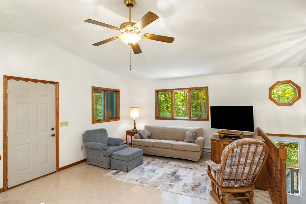 3283 S Spruce Avenue Property Photo 19