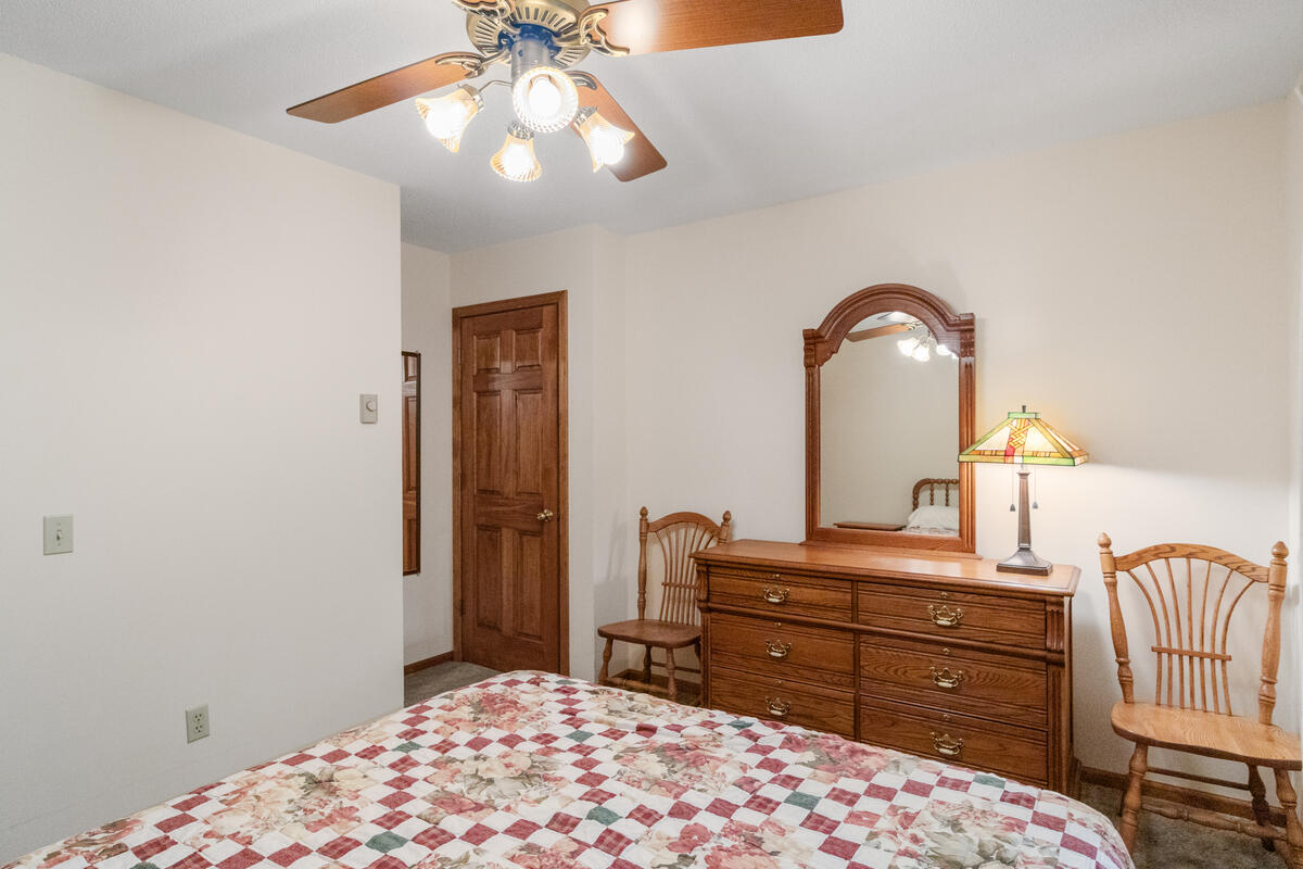 3283 S Spruce Avenue Property Photo 26