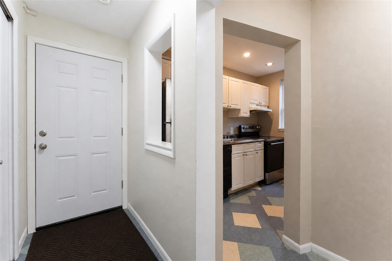 120 Seward Avenue Property Photo 6