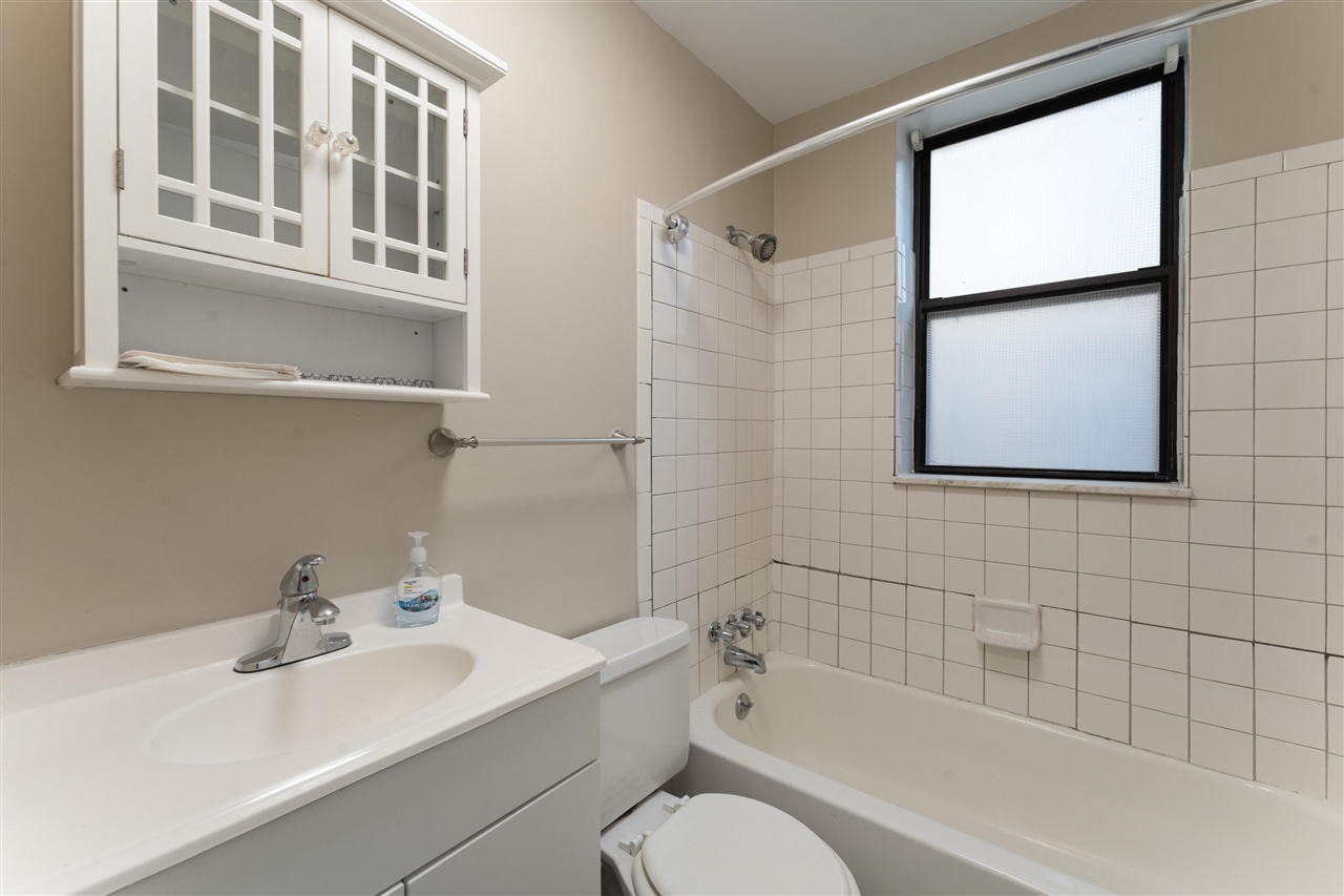 120 Seward Avenue Property Photo 10