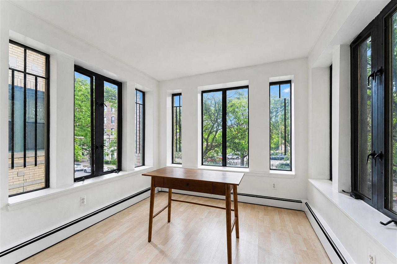 120 Seward Avenue Property Photo 17