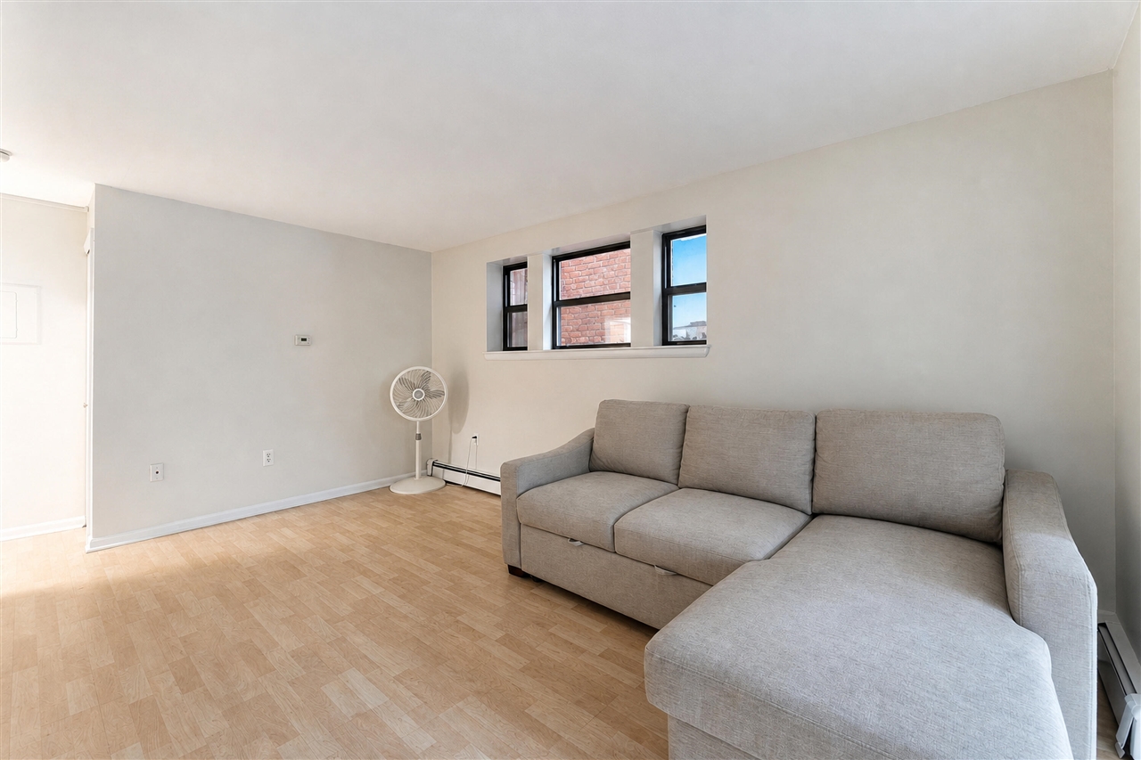 120 Seward Avenue Property Photo 19