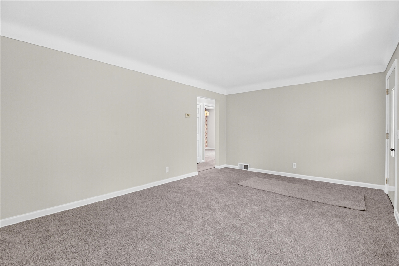1202 Pinehurst Boulevard Property Photo 8