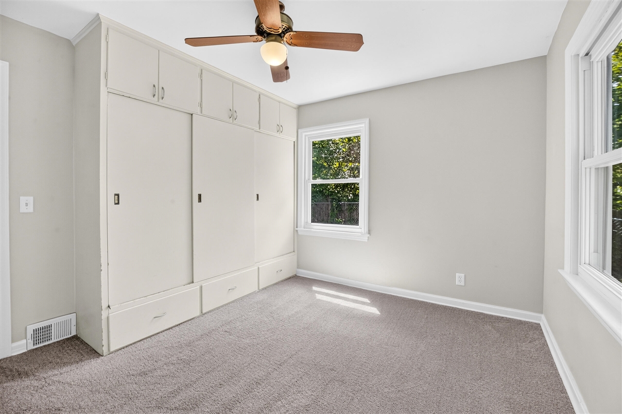 1202 Pinehurst Boulevard Property Photo 9