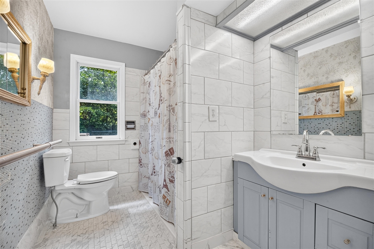 1202 Pinehurst Boulevard Property Photo 10