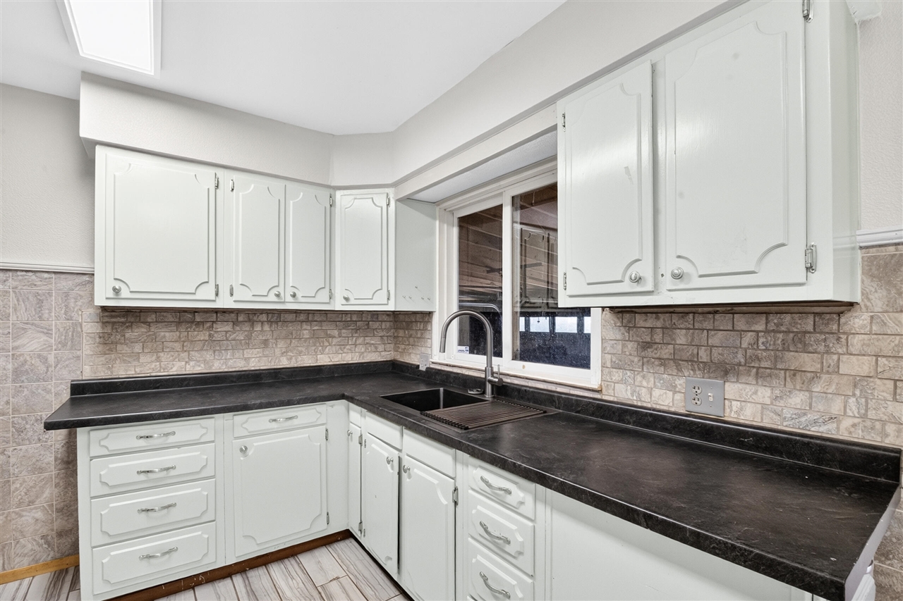 1202 Pinehurst Boulevard Property Photo 14