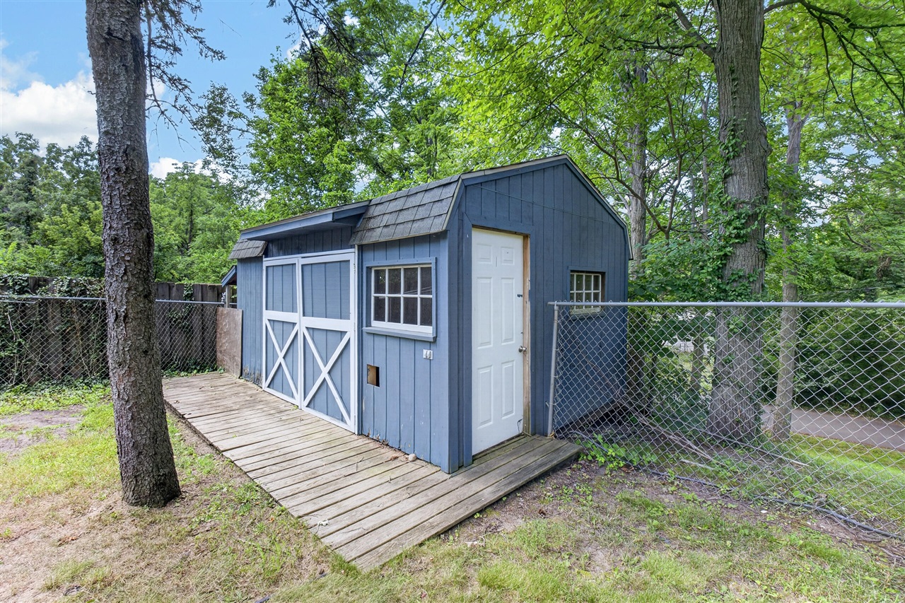 1202 Pinehurst Boulevard Property Photo 22