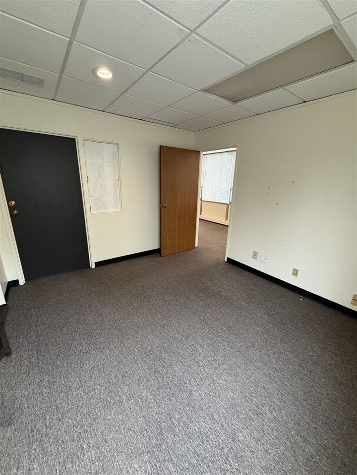 801 S Adams Road Property Photo 11